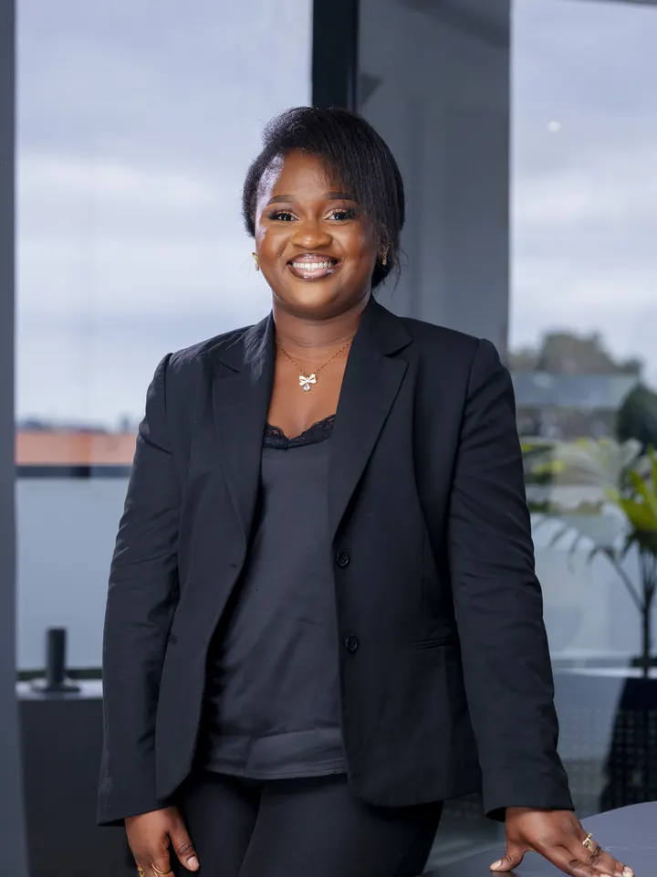 Bénédicte, de l'équipe IDANTITI, au bureau
